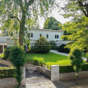 MAGNIFIQUE DEMEURE MODERNISTE DE 615M²