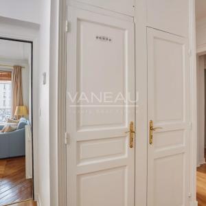 Vavin / Notre-Dame-des-Champs - Trois pièces en étage élevé