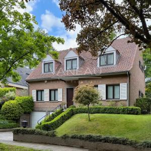 Superbe villa 4 chambres + jardin à Uccle !
