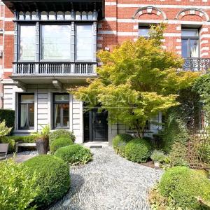 ETANGS D'IXELLES, SUPERBE HÔTEL DE MAÎTRE