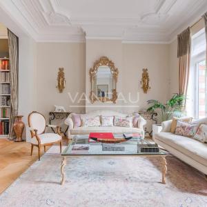 ETANGS D'IXELLES, SUPERBE HÔTEL DE MAÎTRE
