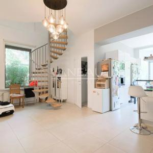 SPLENDIDE VILLA NEUVE DE ± 690 M² BRUTS AVEC JARDIN & PISCINE