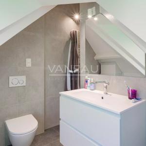 SPLENDIDE VILLA NEUVE DE ± 690 M² BRUTS AVEC JARDIN & PISCINE