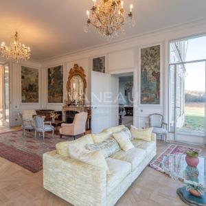En bord de Seine, à proximité immédiate de Fontainebleau