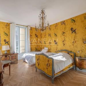 En bord de Seine, à proximité immédiate de Fontainebleau