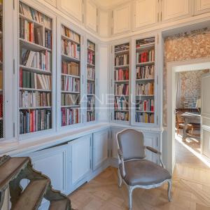 En bord de Seine, à proximité immédiate de Fontainebleau