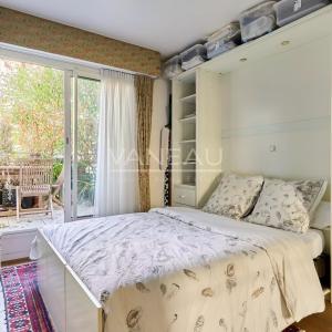 Paris XV - Cambronne : Appartement quatre pièces avec terrasse et balcon