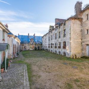 En bord de Seine, à proximité immédiate de Fontainebleau