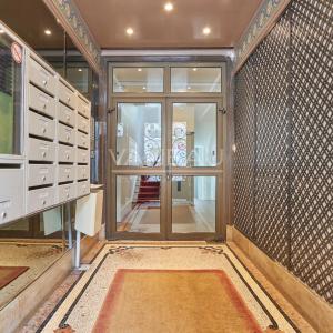 PARIS XVe - Cambronne / Commerce : spacieux deux pièces rénové