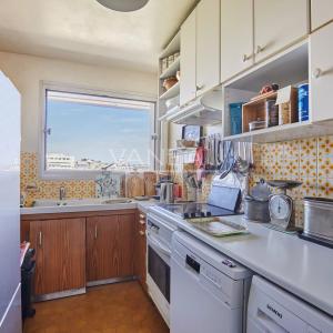 Paris XVIe - Place Mexico - Appartement traversant vendu occupé