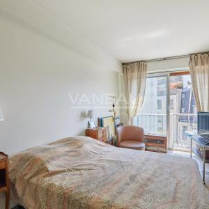 Paris XVIe - Place Mexico - Appartement traversant vendu occupé