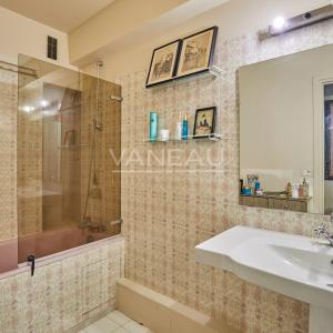 Paris XVIe - Place Mexico - Appartement traversant vendu occupé