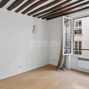 2 pièces rue de Verneuil - Paris VII