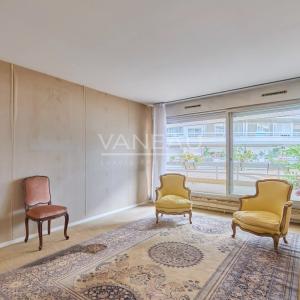 Paris XVe - Cambronne - Appartement trois pièces avec balcon