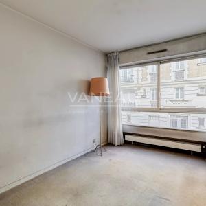 Paris XVe - Cambronne - Appartement trois pièces avec balcon