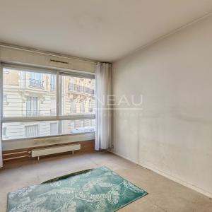 Paris XVe - Cambronne - Appartement trois pièces avec balcon