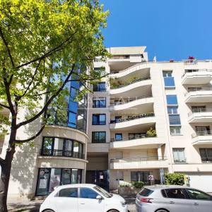Bécon / Courbevoie - Deux pièces ensoleillé vue jardin vendu loué