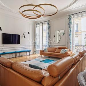Paris VIIIe - Entre le parc Monceau et les Champs Elysées- Appartement rénové et climatisé.