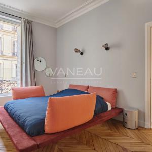 Paris VIIIe - Entre le parc Monceau et les Champs Elysées- Appartement rénové et climatisé.