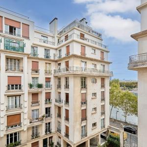 Paris XVIe - Sainte Perrine - Bel appartement familial - Trois ou quatre chambres en étage élevé - Sectorisation J.B Say