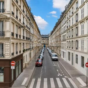 Nouvelle Athènes - Familial lumineux au calme - Parkings en sus dans l'immeuble -