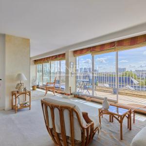 Paris XVIe - Village d'Auteuil - Exceptionnel appartement au dernier étage - Terrasse et toit terrasse avec vues panoramiques.