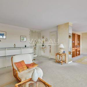 Paris XVIe - Village d'Auteuil - Exceptionnel appartement au dernier étage - Terrasse et toit terrasse avec vues panoramiques.