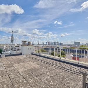 Paris XVIe - Village d'Auteuil - Exceptionnel appartement au dernier étage - Terrasse et toit terrasse avec vues panoramiques.