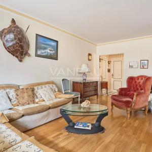 Paris XVe - Cambronne - Appartement quatre pièces avec balcon