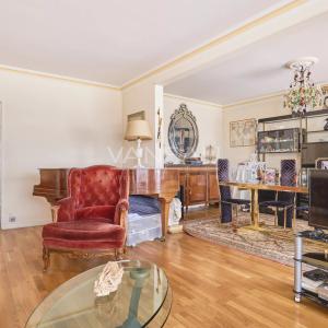 Paris XVe - Cambronne - Appartement quatre pièces avec balcon