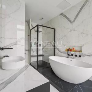 Paris XVIe - Muette - Appartement familial lumineux aux superbes volumes