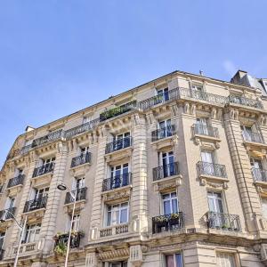 Paris XVe Croix Nivert : Appartement avec charme de l’ancien