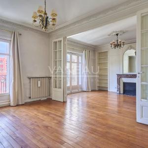 Paris XVe Croix Nivert : Appartement avec charme de l’ancien