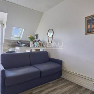 Vavin - Ensemble de trois chambres de service offrant 23,11 m² Loi Carrez et 28,38 m² au sol
