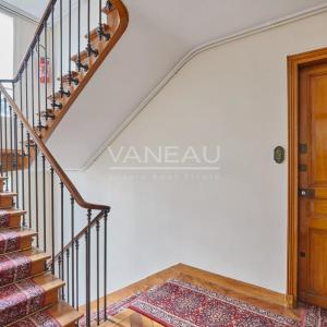 PARIS XVe - Volontaires : Appartement trois pièces au calme