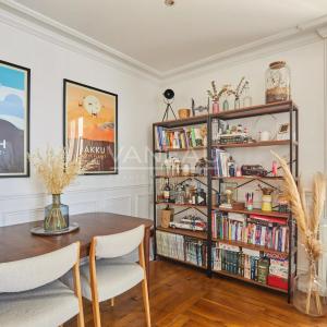 PARIS XVe - Volontaires : Appartement trois pièces au calme