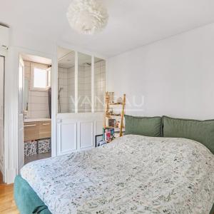 PARIS XVe - Volontaires : Appartement trois pièces au calme