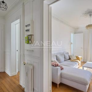 PARIS XVe - Appartement trois pièces charme ancien