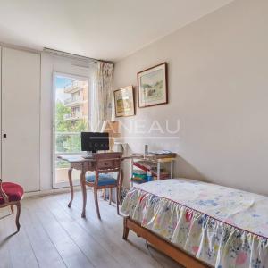 Résidence de standing - 4 pièces avec terrasse - piscine et tennis.
