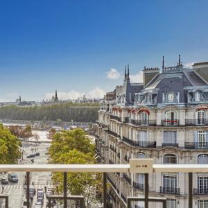 Paris XVI- Place de l'Alma - Vues panoramiques