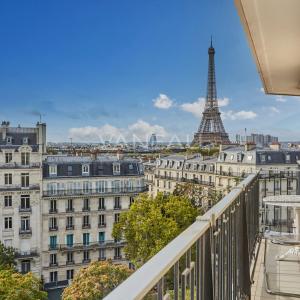 Paris XVI- Place de l'Alma - Vues panoramiques