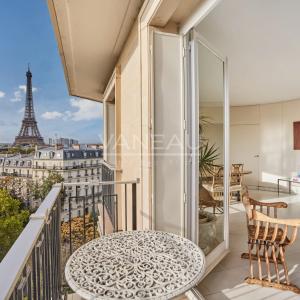 Paris XVI- Place de l'Alma - Vues panoramiques