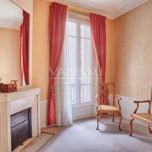 PARIS VII - Suffren / Ségur : Appartement familial aux beaux volumes