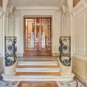 PARIS VII - Suffren / Ségur : Appartement familial aux beaux volumes