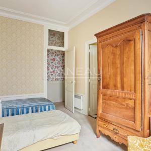 PARIS VII - Suffren / Ségur : Appartement familial aux beaux volumes