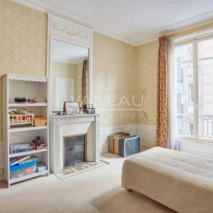 PARIS VII - Suffren / Ségur : Appartement familial aux beaux volumes