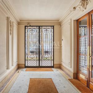 PARIS VII - Suffren / Ségur : Appartement familial aux beaux volumes