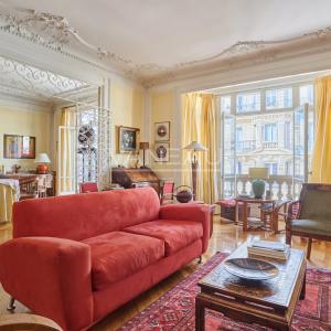 Paris XVe - Suffren Breteuil : Appartement familial vendu avec occupation temporaire