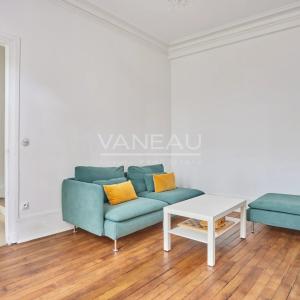 PARIS XVe - CAMBRONNE : Charmante maison avec cour arborée