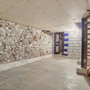 PARIS XVe - CAMBRONNE : Charmante maison avec cour arborée